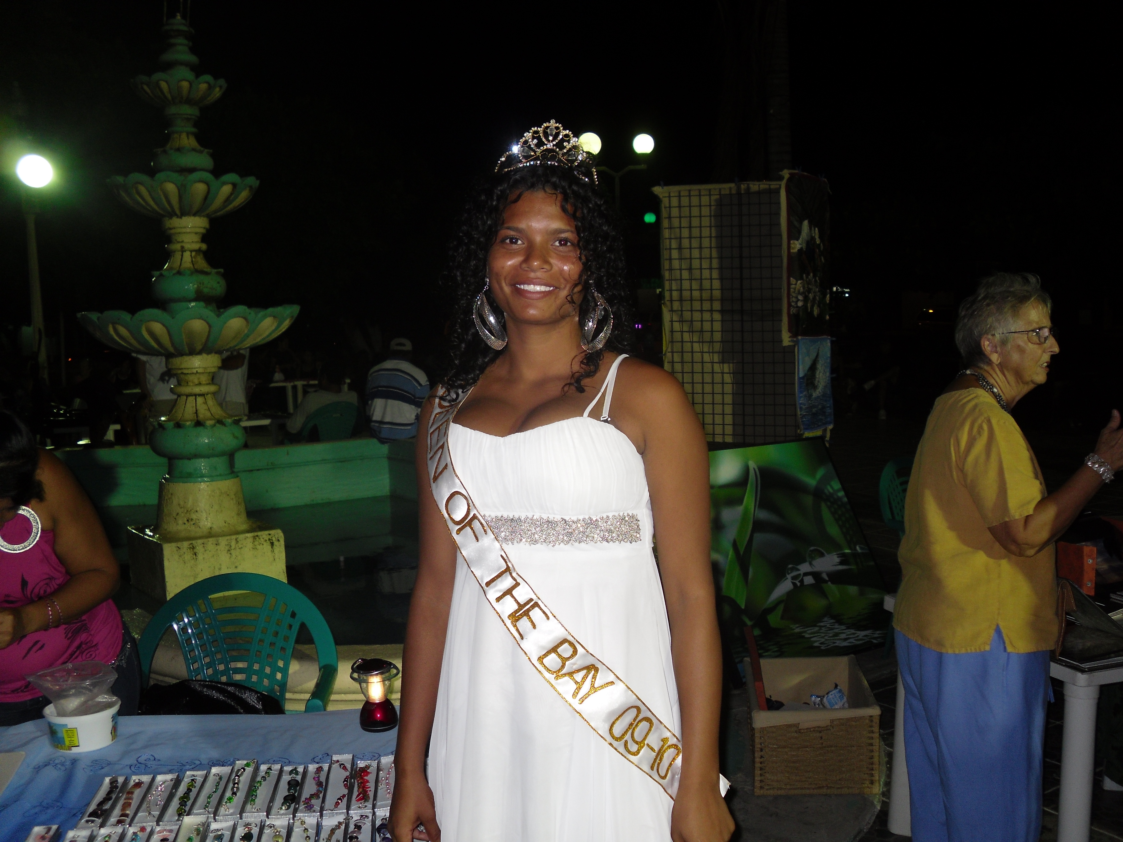 married and looking in corozal